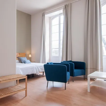 Urban Hotel *