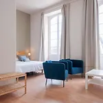 Urban Otel *